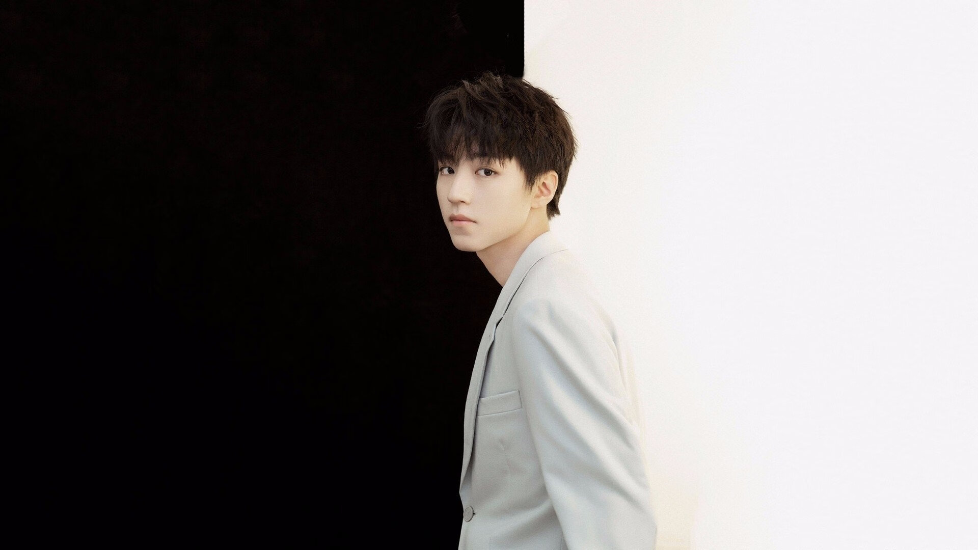 爱游戏体育-“冰雪奇缘：北极圈极寒赛段的激烈战斗”，冰雪奇缘和北极狐