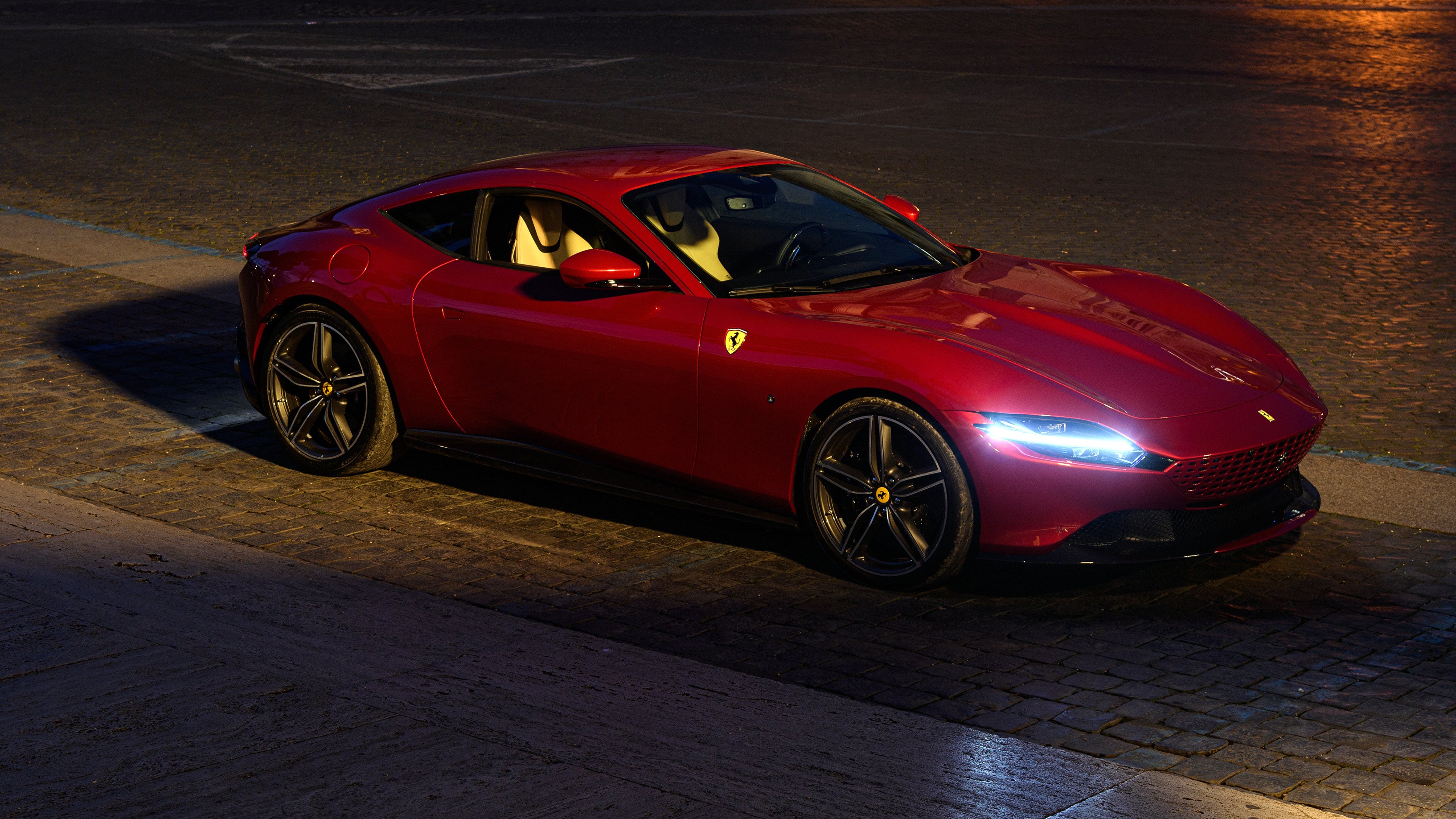 “冰雪奇缘:北极圈极寒赛段的激烈战斗”,冰雪奇缘和北极狐