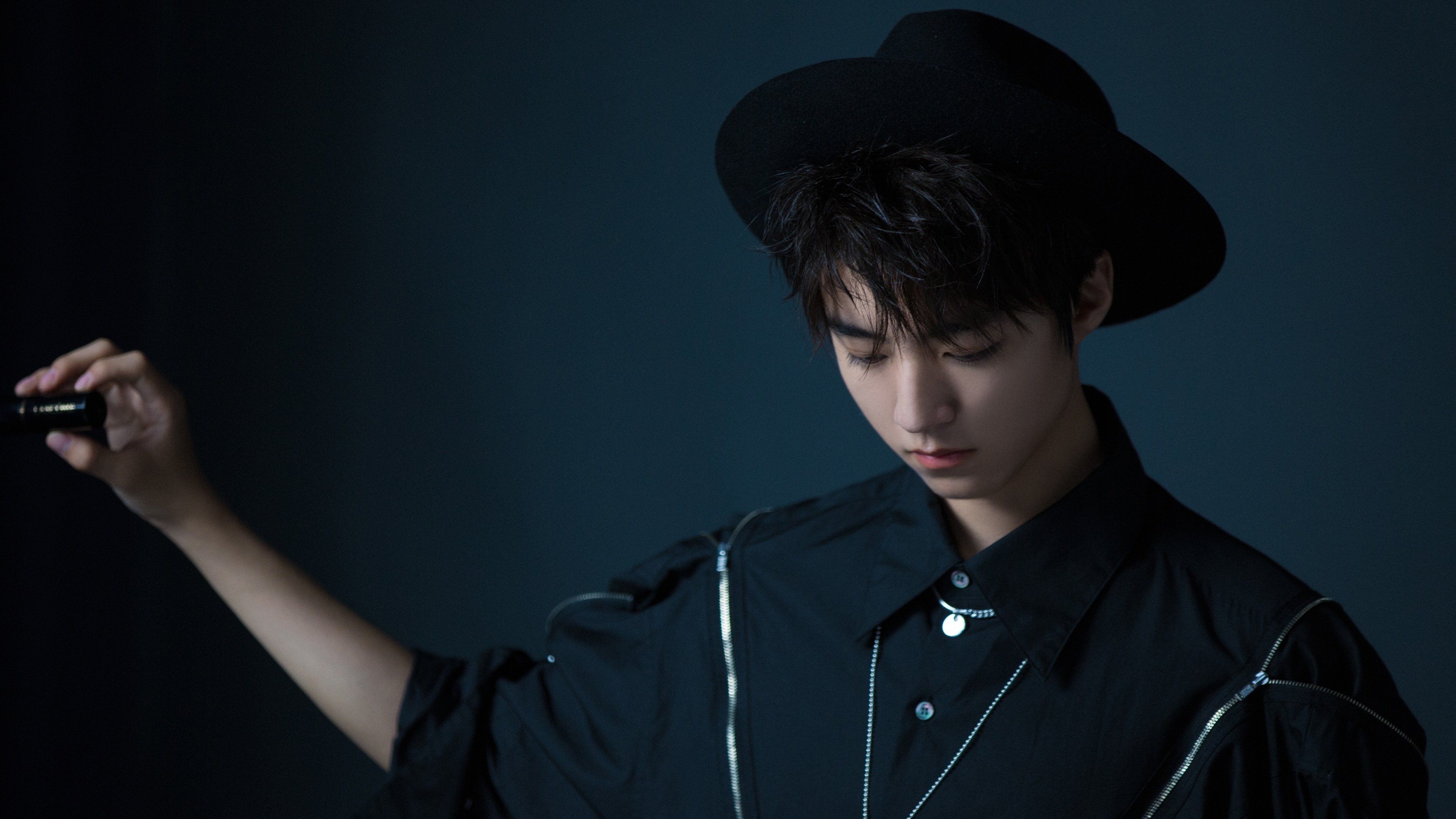 爱游戏官网-伊朗队前锋洛佩斯在巴黎奥运会上表现出色，洛佩斯转会