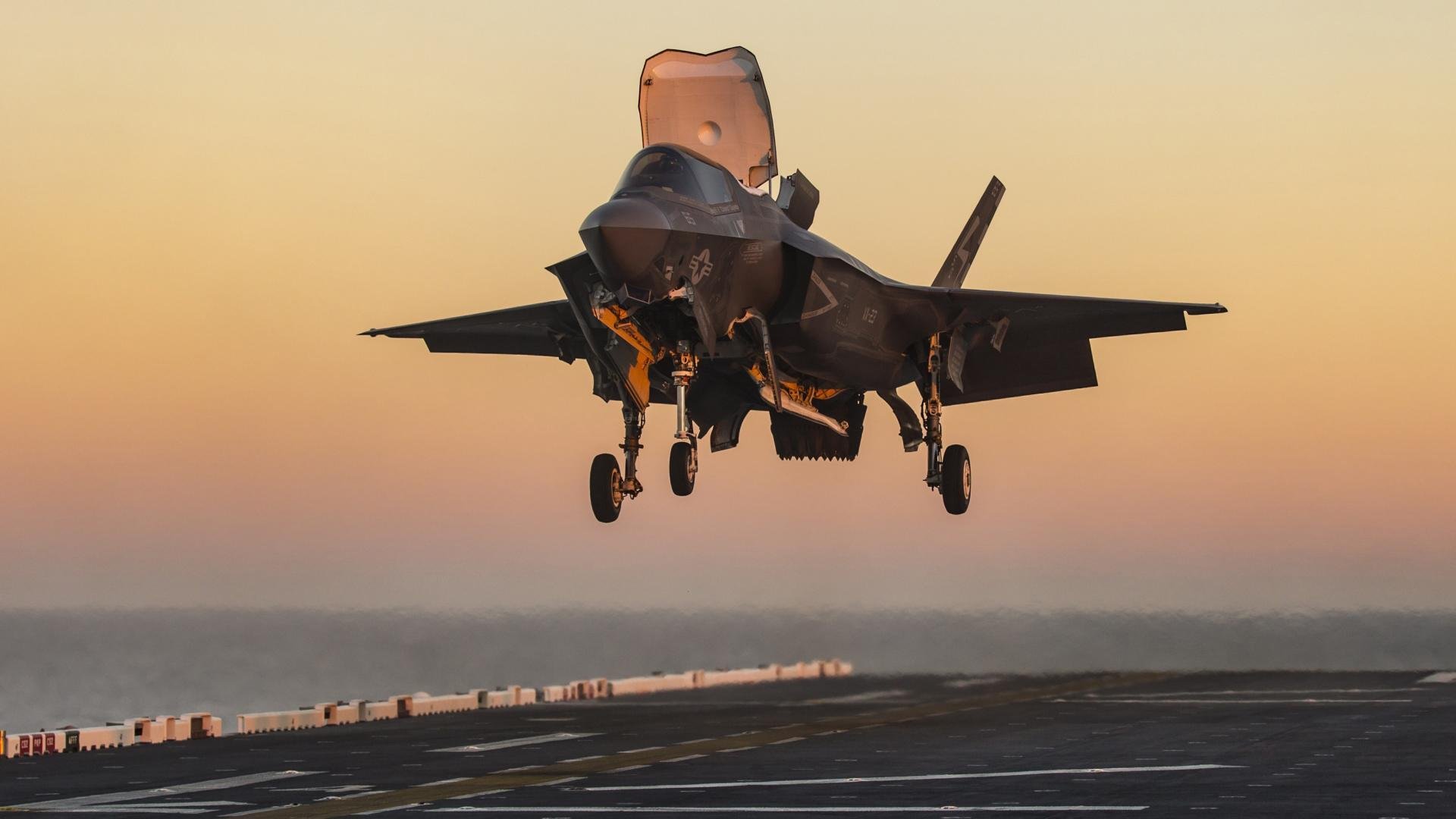 赛场上明星球员闪烁登场，实力碾压对手令人瞠目，球星出场视频