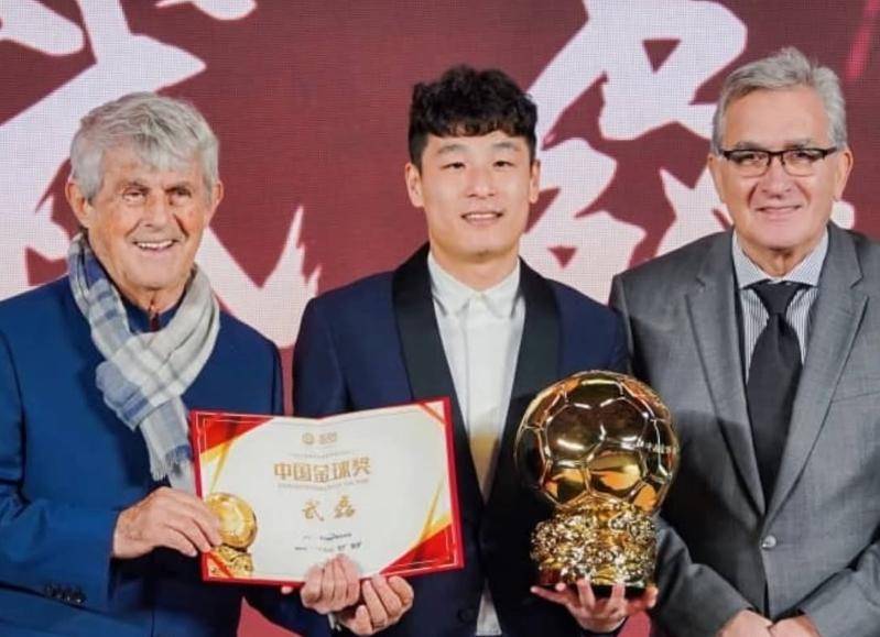 关于爱游戏体育:中国足球留洋“镀金”归来?球员:国外生活很苦,但工资很高!的信息 关于爱游戏体育:中国足球留洋“镀金”归来?球员:国外生活很苦,但工资很高!的信息