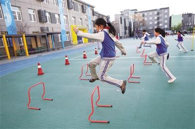 关于爱游戏体育:冯潇霆经验分享：对年轻球员的指导与帮助的信息