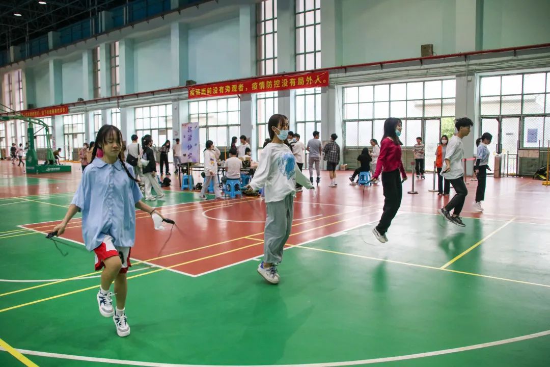 包含爱游戏体育:观众的体验:如何提升体育赛事的参与感的词条 包含爱游戏体育:观众的体验:如何提升体育赛事的参与感的词条