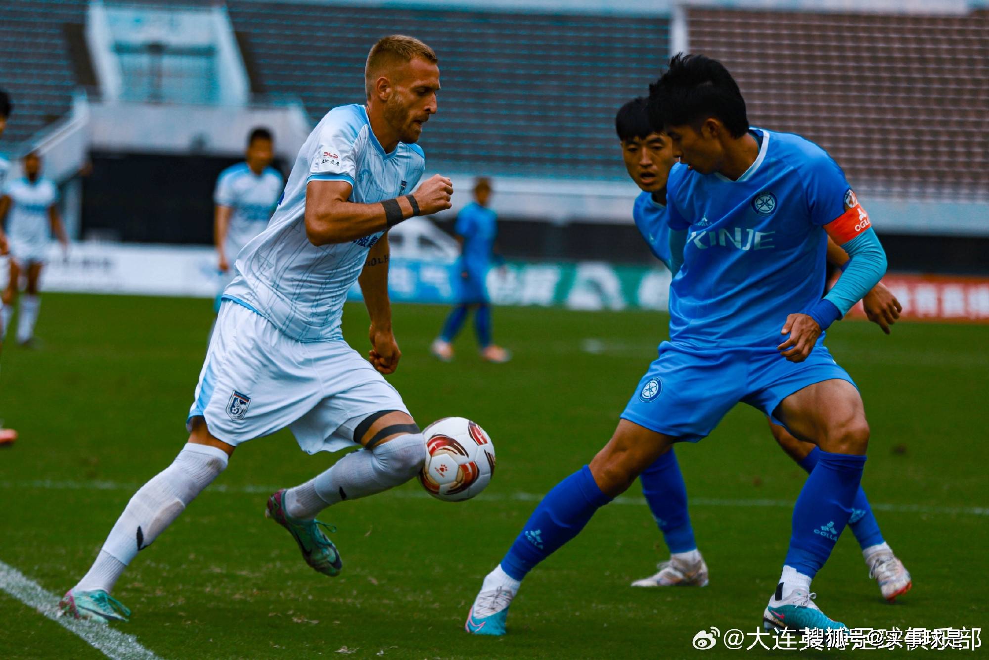 关于爱游戏体育:降级球队大连人队“重返中超”，球迷：先活下来再说吧！的信息